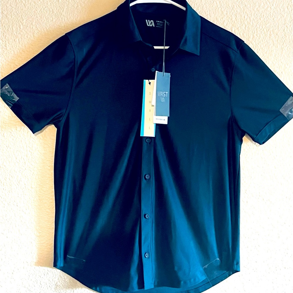 VRST Men’s Short Sleeves Shirt in Dark Blue with Front Button up.